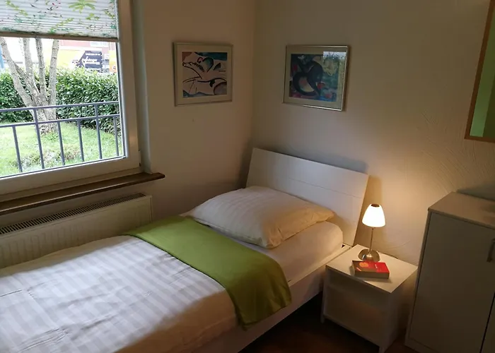 - Erdgeschoss Apartment