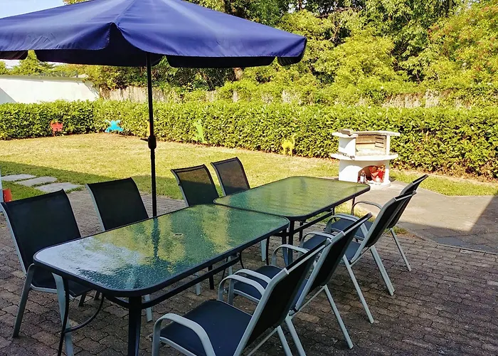 - Erdgeschoss Apartment *